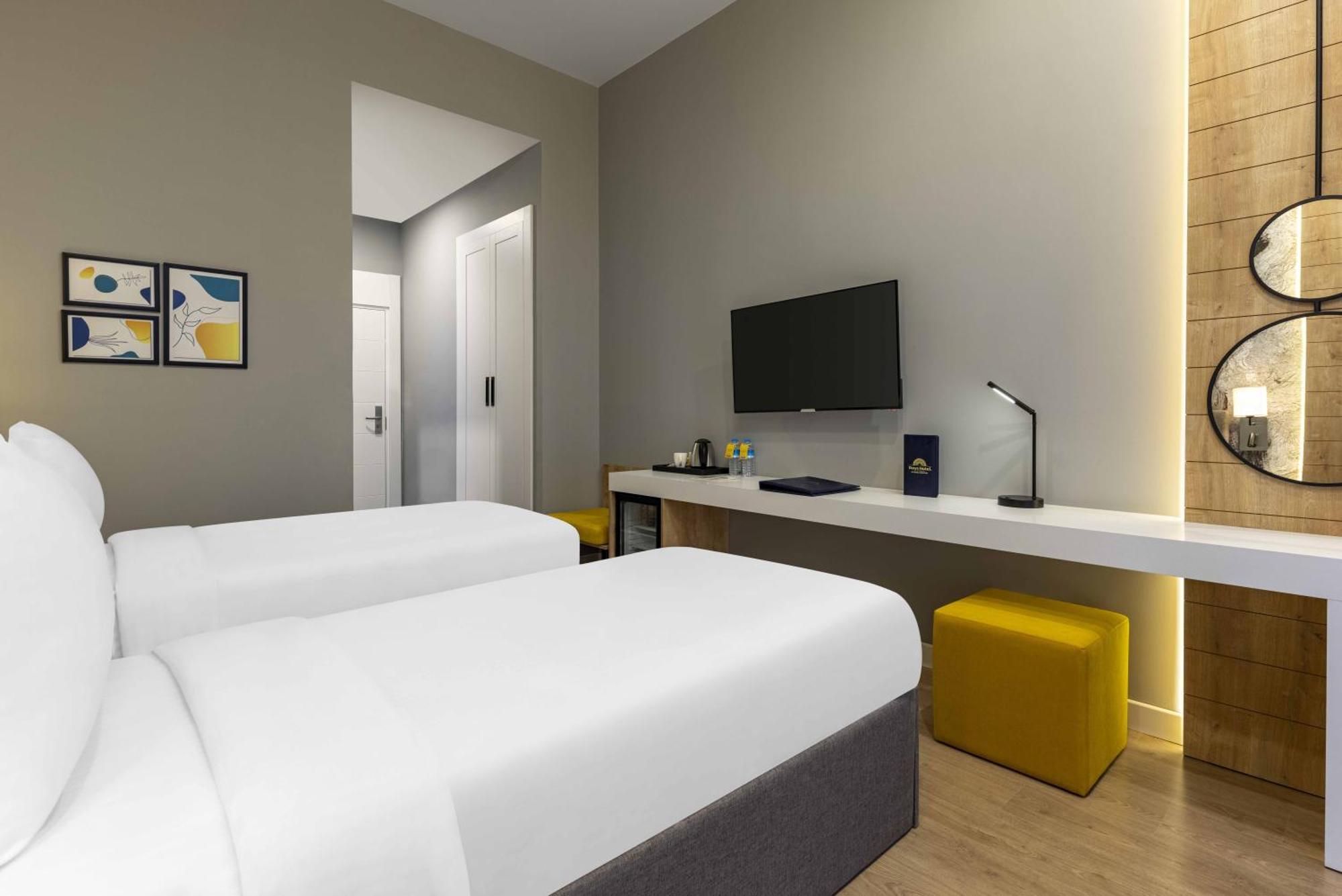 Days Inn & Suites By Wyndham Esenyurt Istambul Exterior foto