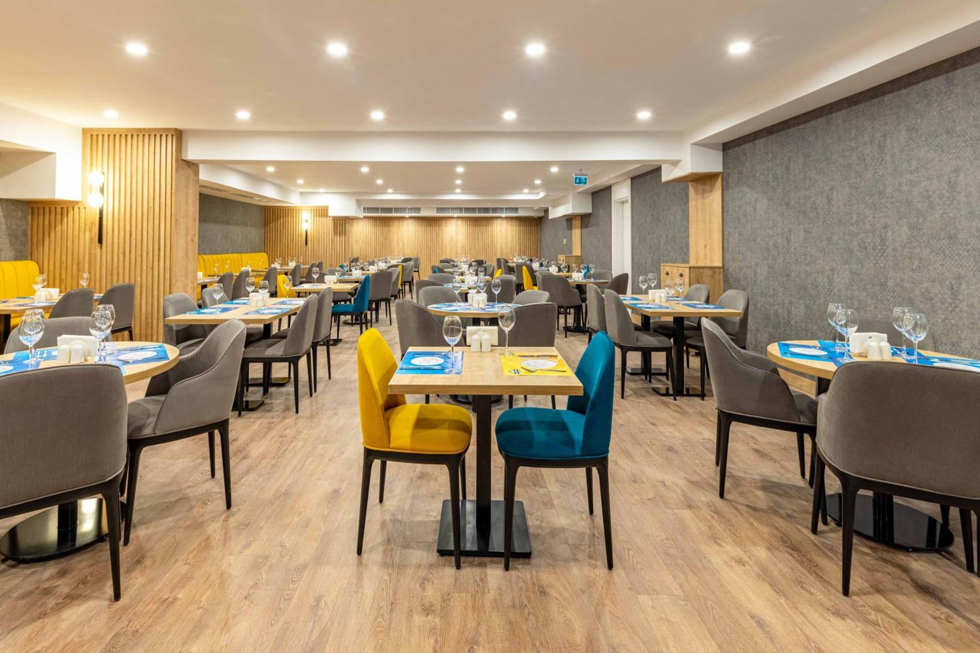 Days Inn & Suites By Wyndham Esenyurt Istambul Exterior foto