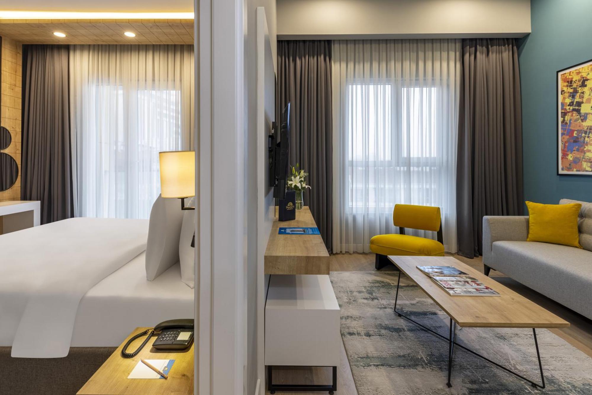 Days Inn & Suites By Wyndham Esenyurt Istambul Exterior foto